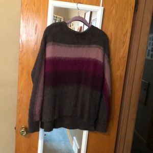 Simply Vera sweater size M